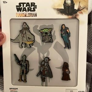 Star Wars Mandalorian Amazon Exclusive pin set - new in box
